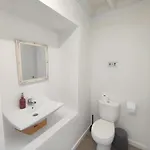 House לינה וארוחת בוקר
