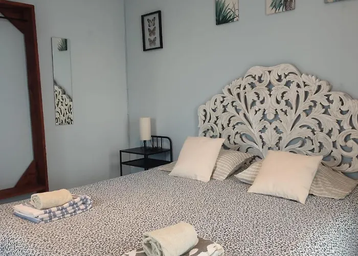 House לינה וארוחת בוקר *